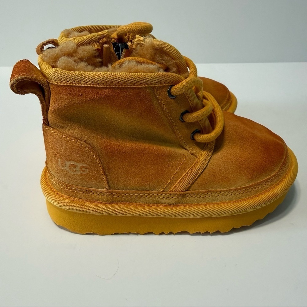 Ugg Neumel Suede Chukka Winter Boots Zip Up Kids Toddler Size 8 Yellow Gold